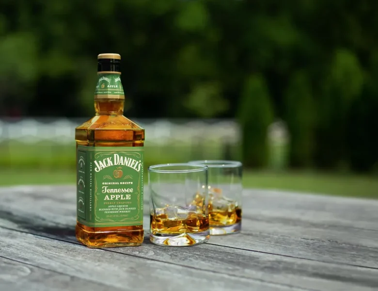Exploring The Unique Flavors: Benefits Of Using Jack Daniel’s Apple Liqueur In Cocktails