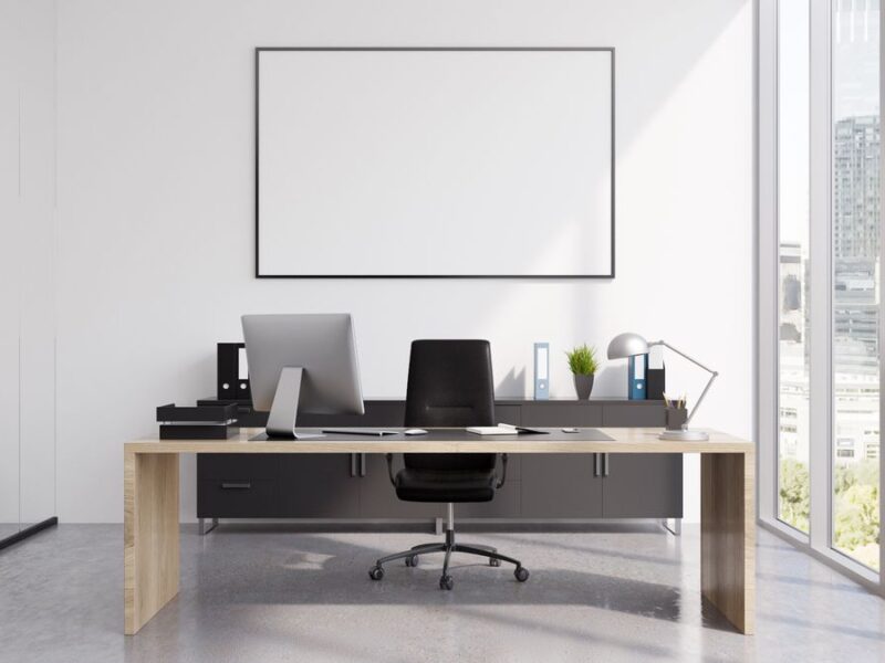 The Best Office Desks for Remote Work: Comfort Meets Functionality