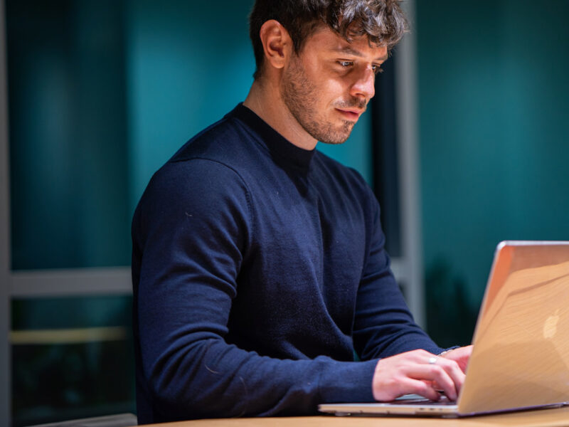 5 Key Strategies to Enhance Your Employer Brand and Stand Out in a Competitive Market